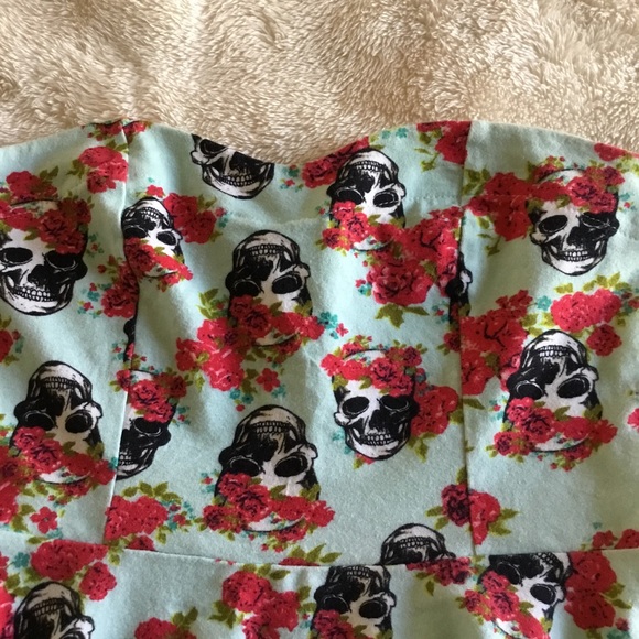 Kirra PacSun Skulls and Roses Peplum Strapless Corset Top  Tube Top - Picture 7 of 15